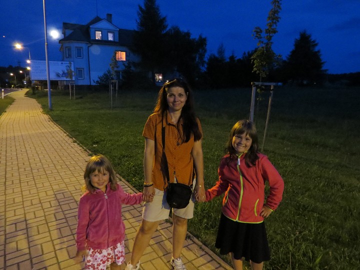 První večer v Kamenickém Šenově 